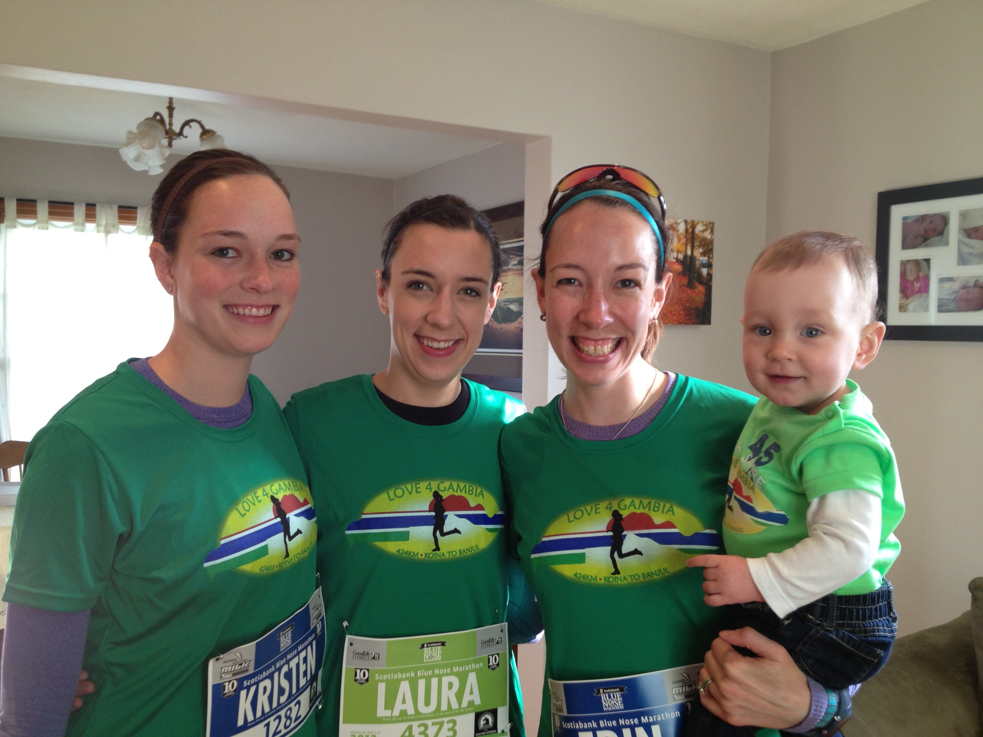 3 runners and a baby pre-race